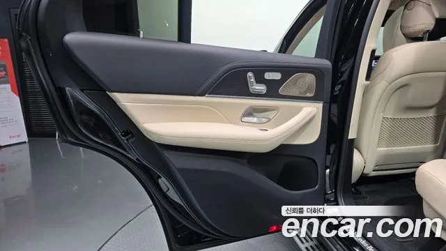 Mercedes-Benz GLE-Class — Фото автомобиля 24