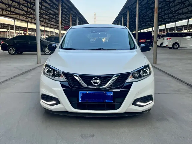 Nissan Tiida — Фото автомобиля 2