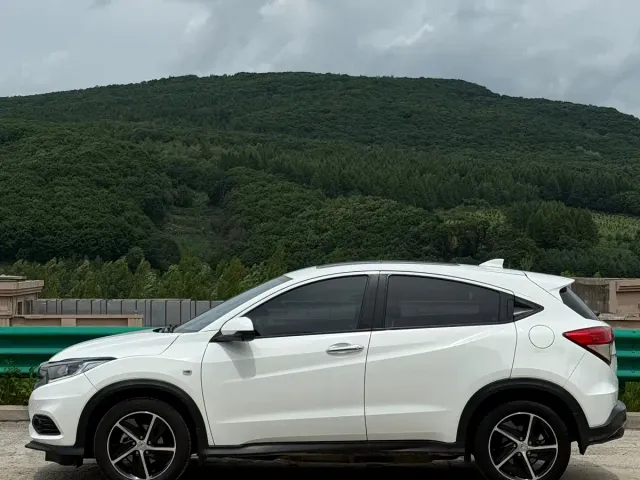 Honda Vezel — Фото автомобиля 2