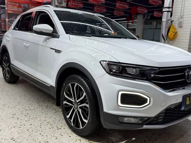 Volkswagen T-Roc — Фото автомобиля 3