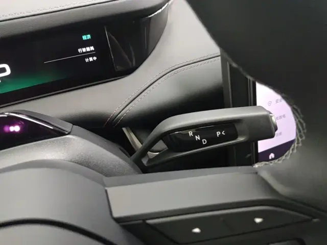 Xiaomi SU7 — Фото автомобиля 13