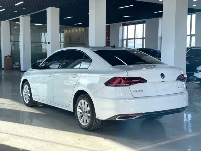 Volkswagen Bora — Фото автомобиля 4