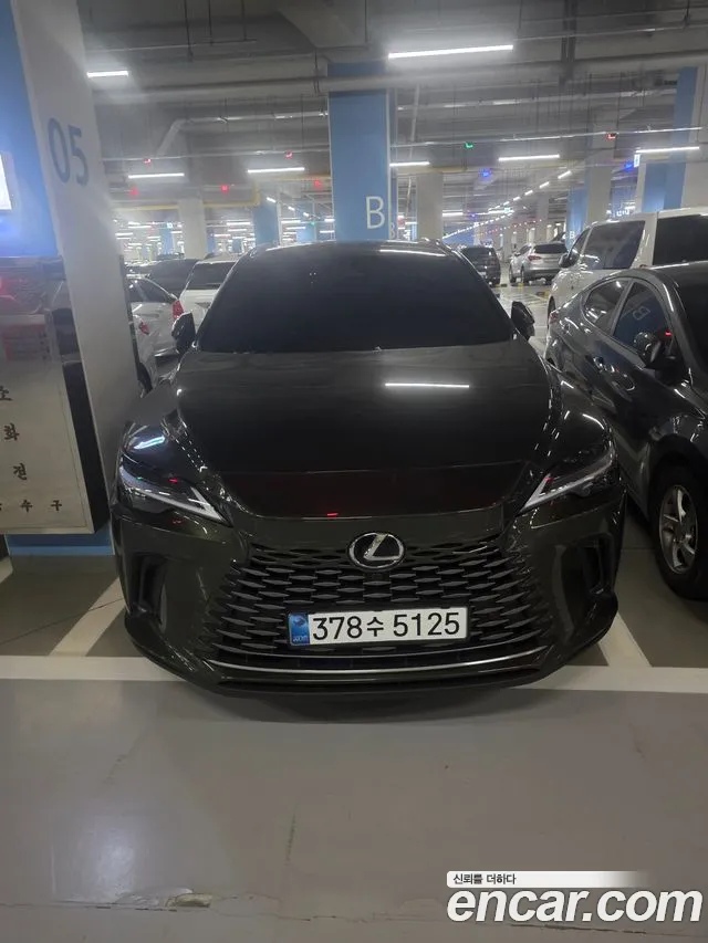 Фотография автомобиля — Lexus RX RX350h 5th Gen