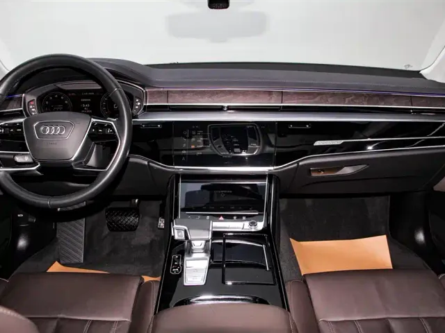Audi A8 — Фото автомобиля 14