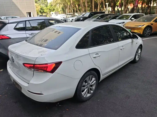 Buick Excelle — Фото автомобиля 6