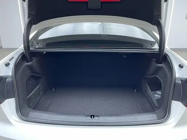 Audi Audi A4L 2024 40 TFSI Luxury Dynamic — Фото автомобиля 10
