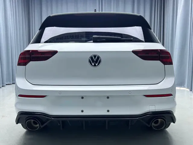 Volkswagen Golf — Фото автомобиля 18