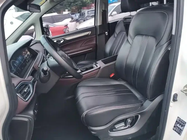 GAC Trumpchi M6 — Фото автомобиля 14