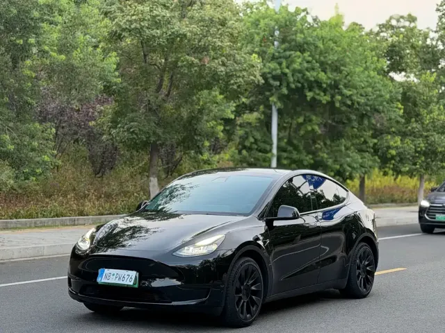 Фотография автомобиля — Tesla Model Y