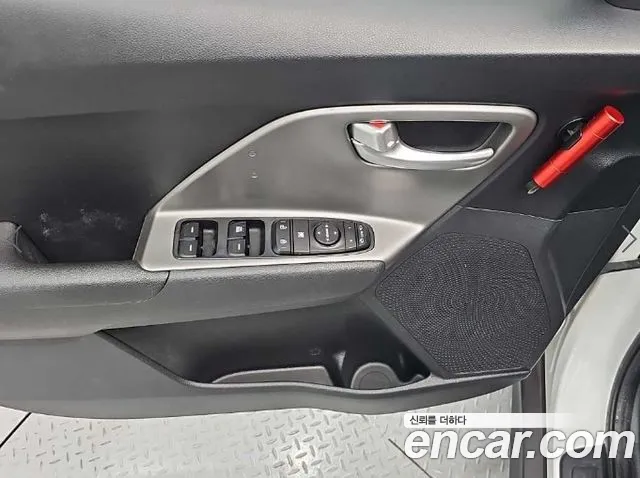 Kia Niro — Фото автомобиля 16