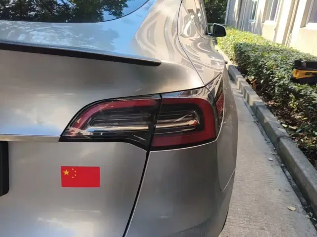 Tesla Model Y — Фото автомобиля 7