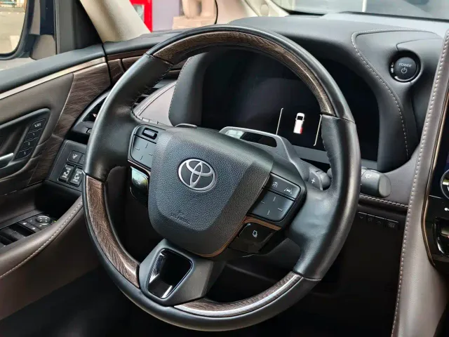 Toyota Alphard — Фото автомобиля 12