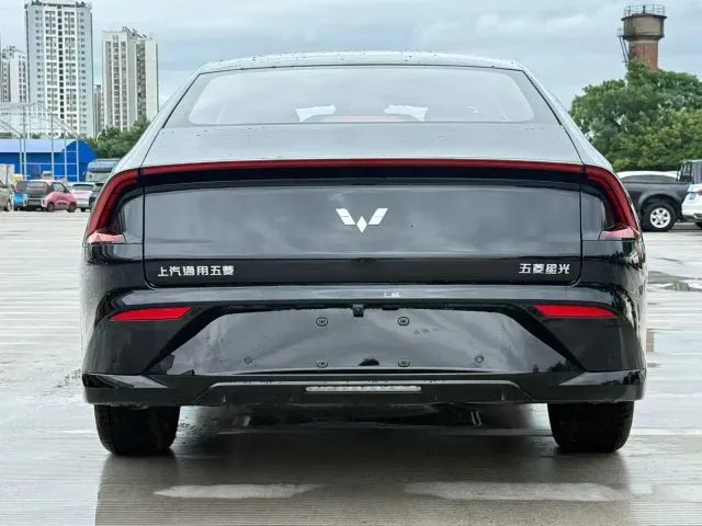 Wuling Starlight — Фото автомобиля 5