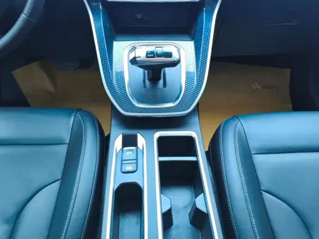 Haval M6 — Фото автомобиля 16