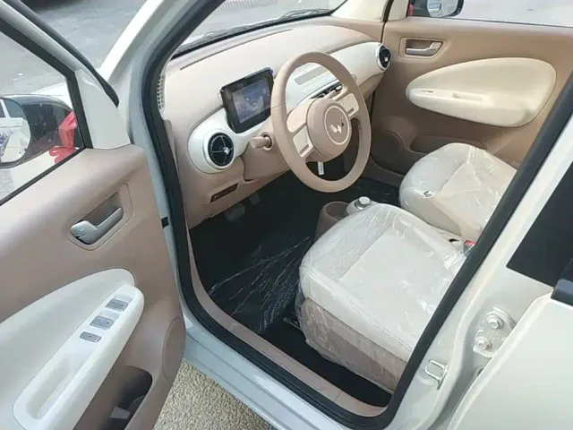 Wuling Hongguang Mini EV — Фото автомобиля 15