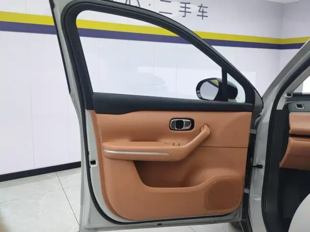 Leapmotor C10 — Фото автомобиля 7