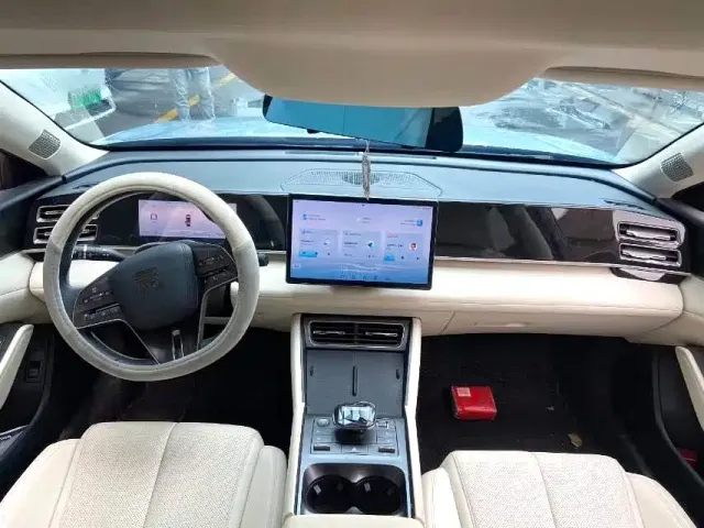 BYD Qin L — Фото автомобиля 5