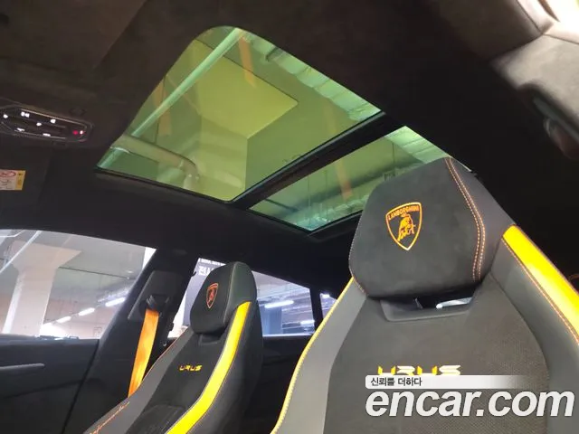 Lamborghini Urus — Фото автомобиля 14