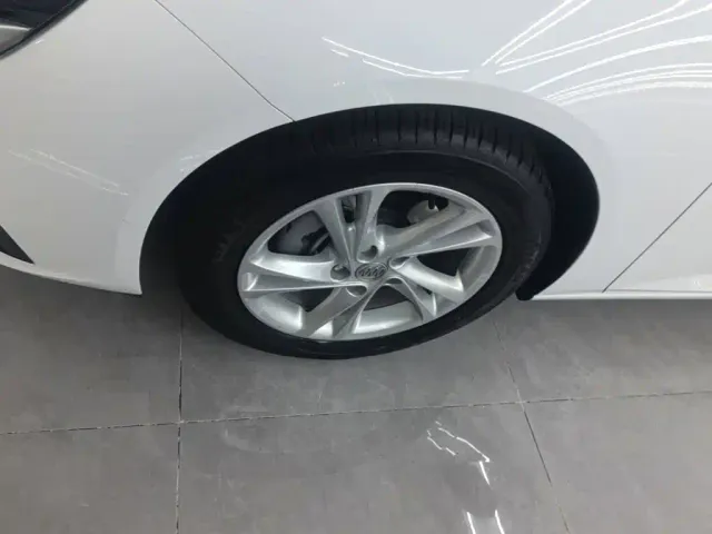 Buick Regal — Фото автомобиля 22