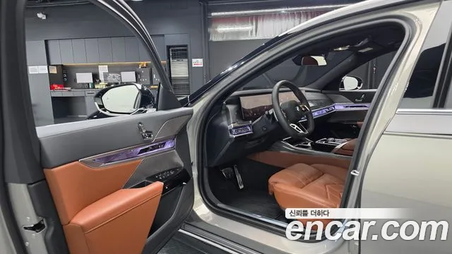 BMW 7 Series — Фото автомобиля 15