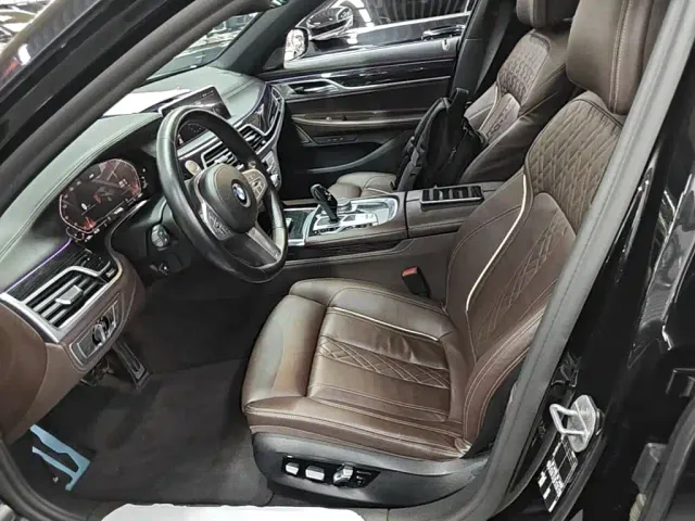BMW 7 Series — Фото автомобиля 14