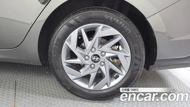 Hyundai AVANTE — Фото автомобиля 18