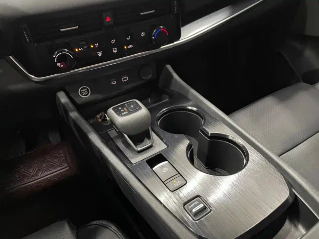 Nissan Qashqai — Фото автомобиля 10