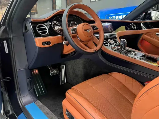 Bentley Continental — Фото автомобиля 3