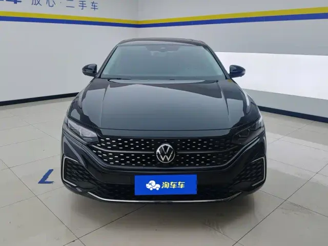 Volkswagen Passat — Фото автомобиля 2