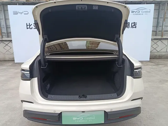 BYD Seal 07 DM-i — Фото автомобиля 17