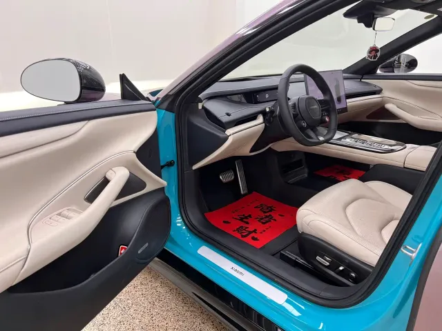 Xiaomi SU7 — Фото автомобиля 16