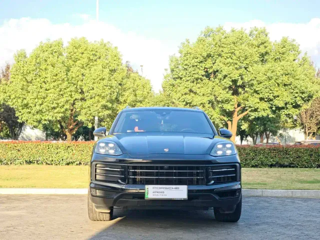 Porsche Cayenne — Фото автомобиля 3
