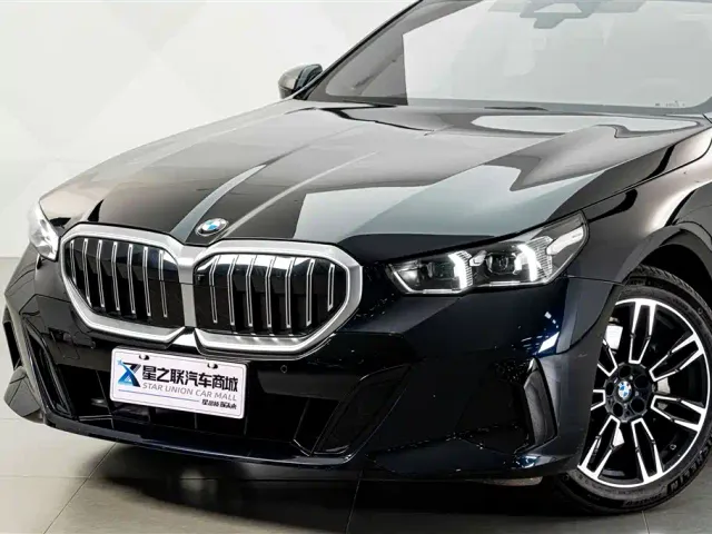 BMW 5 Series — Фото автомобиля 2