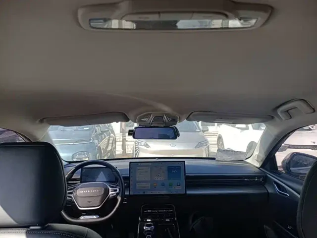 Wuling Starlight — Фото автомобиля 17