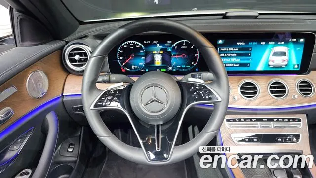 Mercedes-Benz E-Class — Фото автомобиля 9