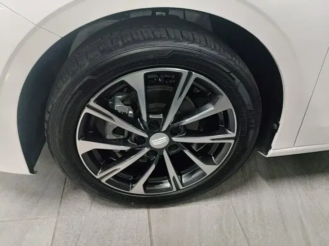 Geely Emgrand — Фото автомобиля 22