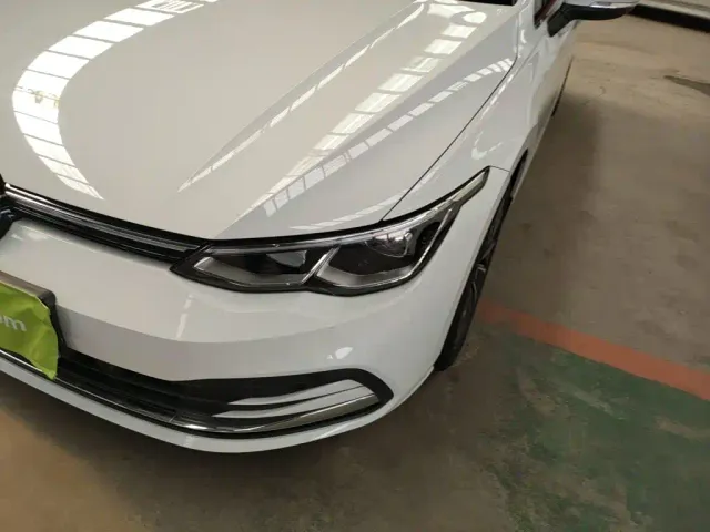 Volkswagen Golf — Фото автомобиля 23