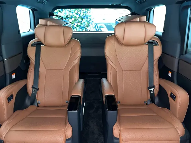 Toyota Vellfire — Фото автомобиля 7