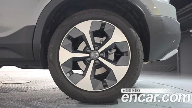 Вольво XC40 — Фото автомобиля 21