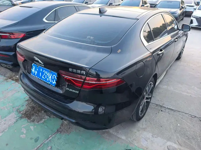 Jaguar XEL — Фото автомобиля 13