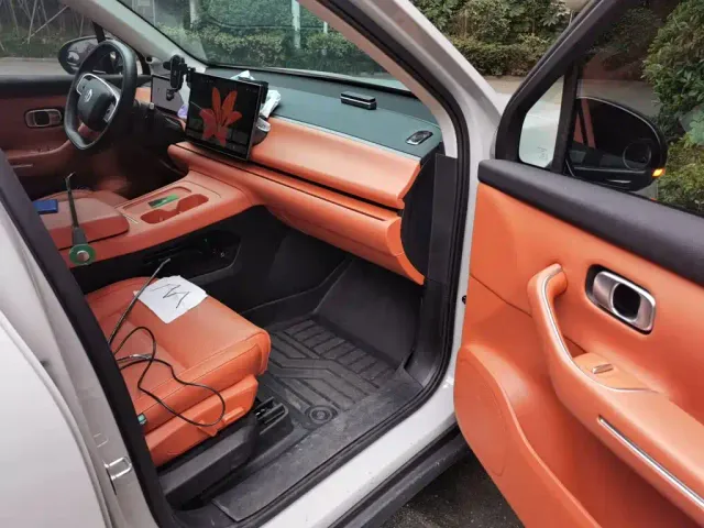 Leapmotor C10 — Фото автомобиля 17