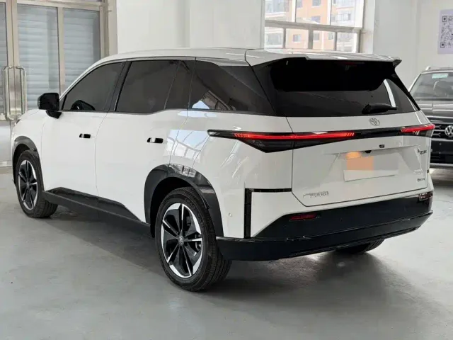 Toyota BoZhi 3X — Фото автомобиля 4