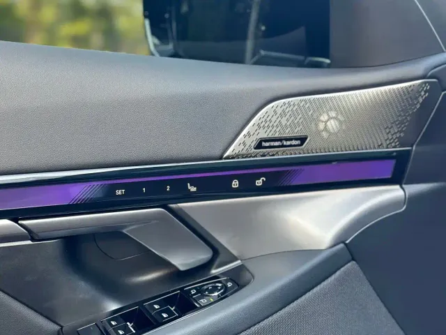 BMW 5 Series — Фото автомобиля 11