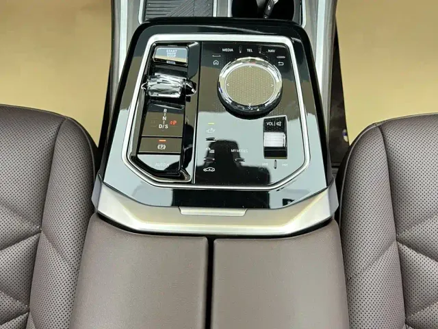 BMW 7 Series — Фото автомобиля 21
