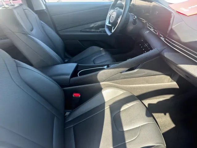 Hyundai Elantra — Фото автомобиля 11