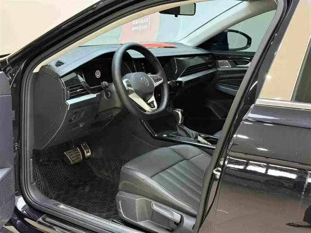 Volkswagen Passat — Фото автомобиля 5