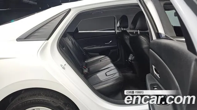 Hyundai AVANTE Avante (CN7) — Фото автомобиля 11