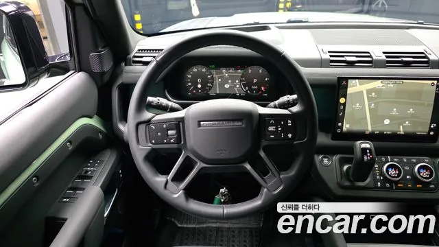 Land Rover Defender — Фото автомобиля 11
