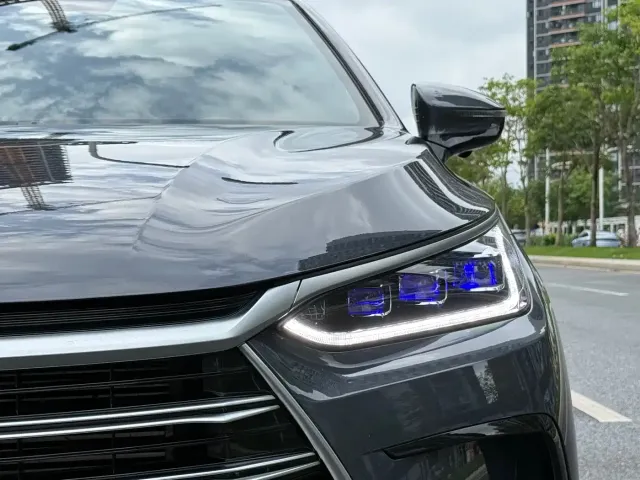 BYD Tang — Фото автомобиля 14
