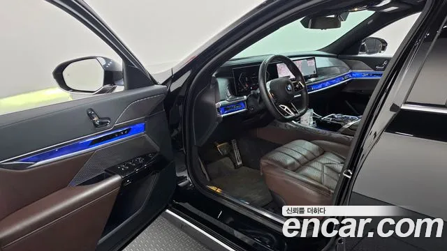 BMW 7 Series G70 — Фото автомобиля 10